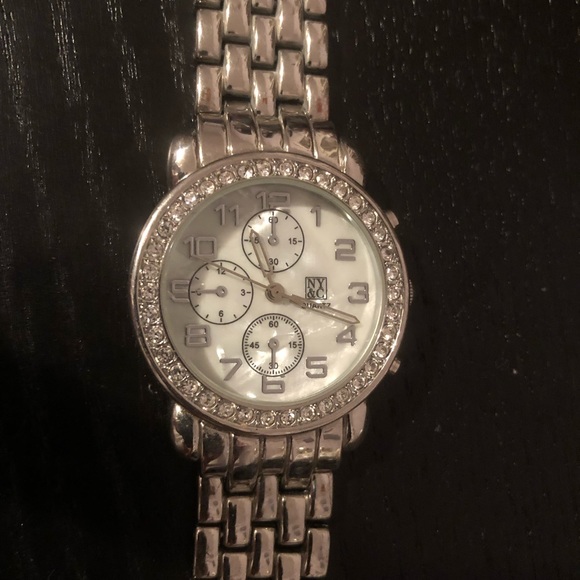 Silver watch - Picture 3 of 3